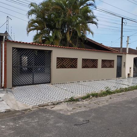 プライア・グランデ Casa A 50 Metros Da Praia - No Melhor Local Da Pgヴィラ エクステリア 写真